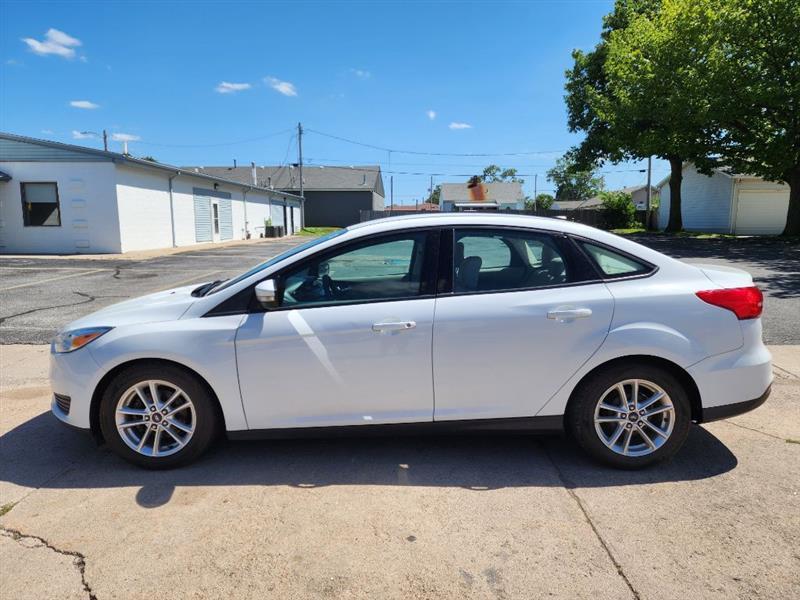Ford Focus SE Sedan 2016