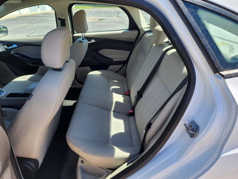 Ford Focus SE Sedan 2016