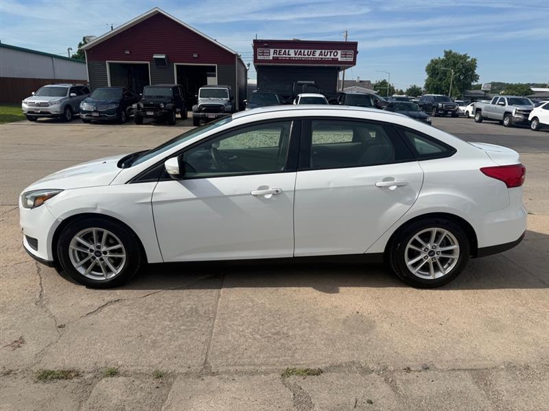 Ford Focus SE Sedan 2016