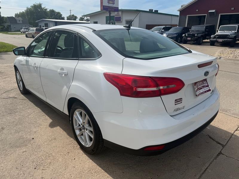 Ford Focus SE Sedan 2016