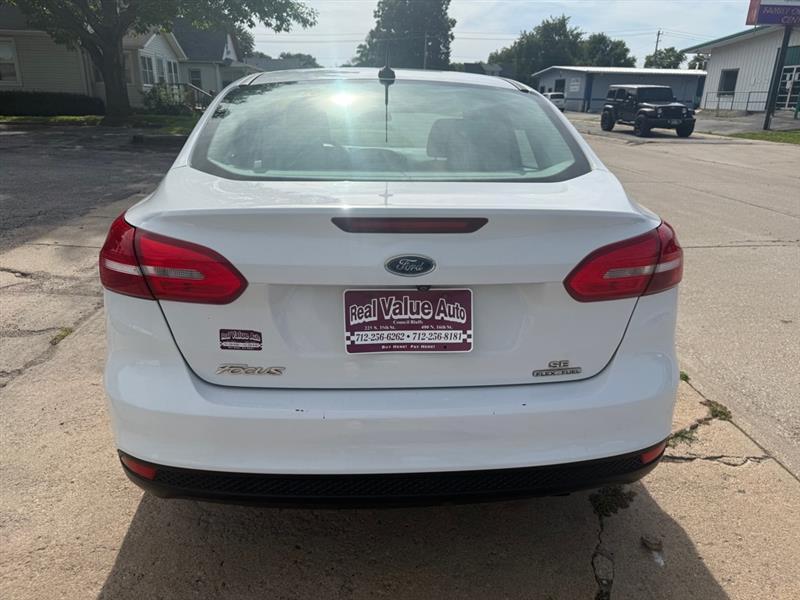 Ford Focus SE Sedan 2016