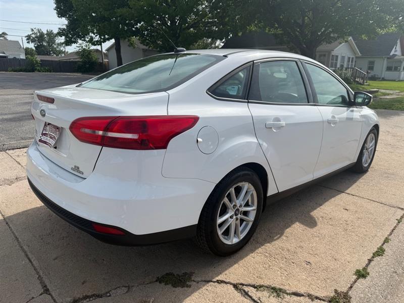 Ford Focus SE Sedan 2016