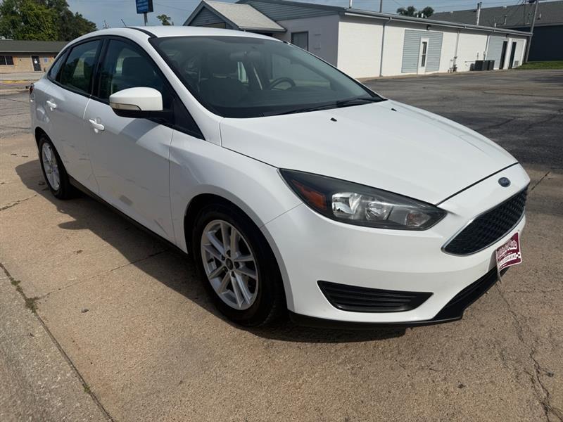 Ford Focus SE Sedan 2016