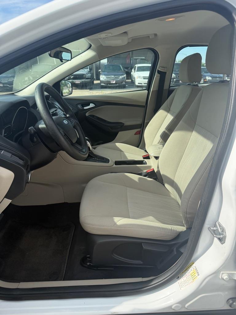 Ford Focus SE Sedan 2016