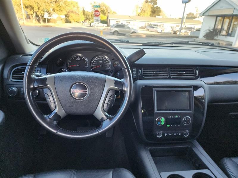 GMC Yukon XL SLT-2 1/2 Ton 4WD 2008