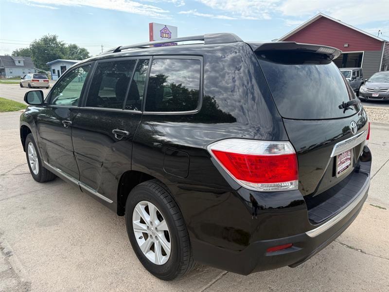 Toyota Highlander Base 4WD 2013