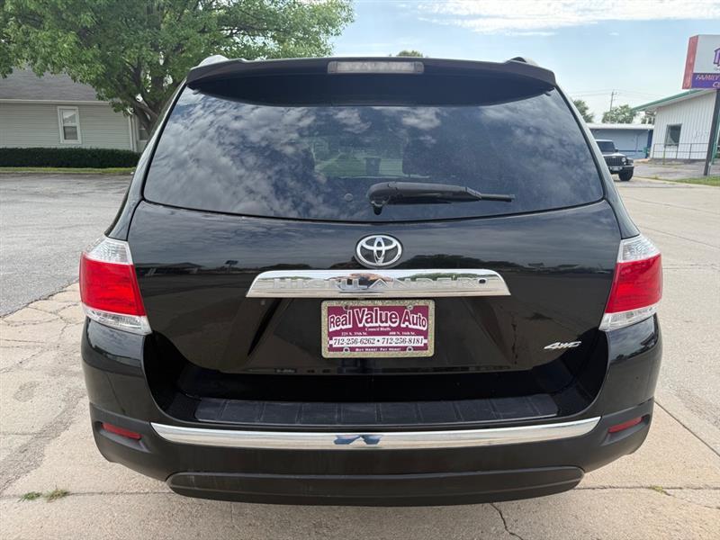 Toyota Highlander Base 4WD 2013