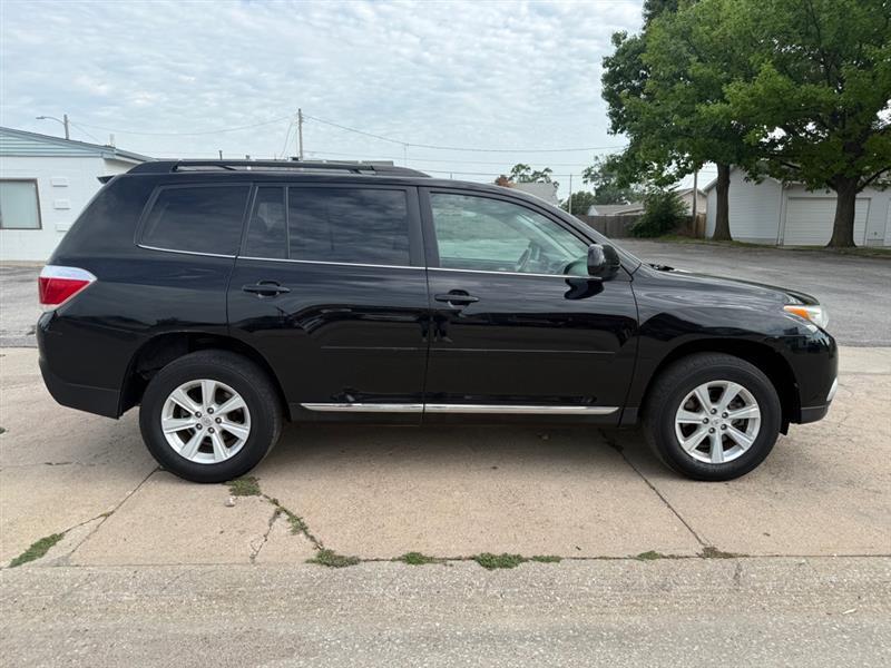 Toyota Highlander Base 4WD 2013