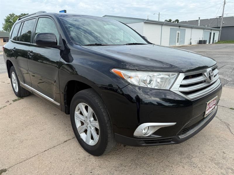 Toyota Highlander Base 4WD 2013