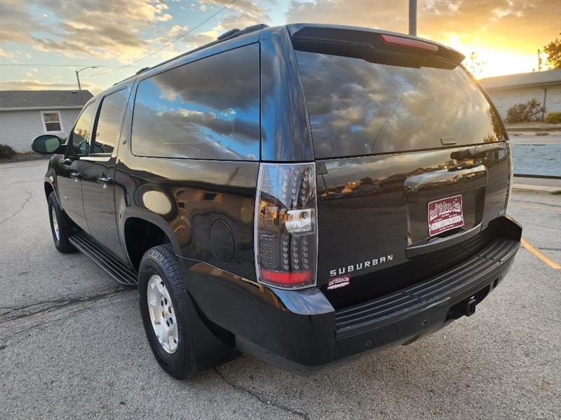 Chevrolet Suburban LT 1500 4WD 2010