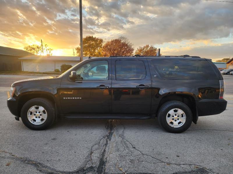 Chevrolet Suburban LT 1500 4WD 2010