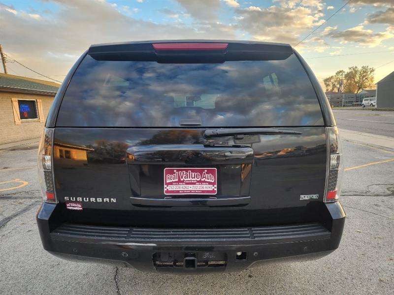 Chevrolet Suburban LT 1500 4WD 2010