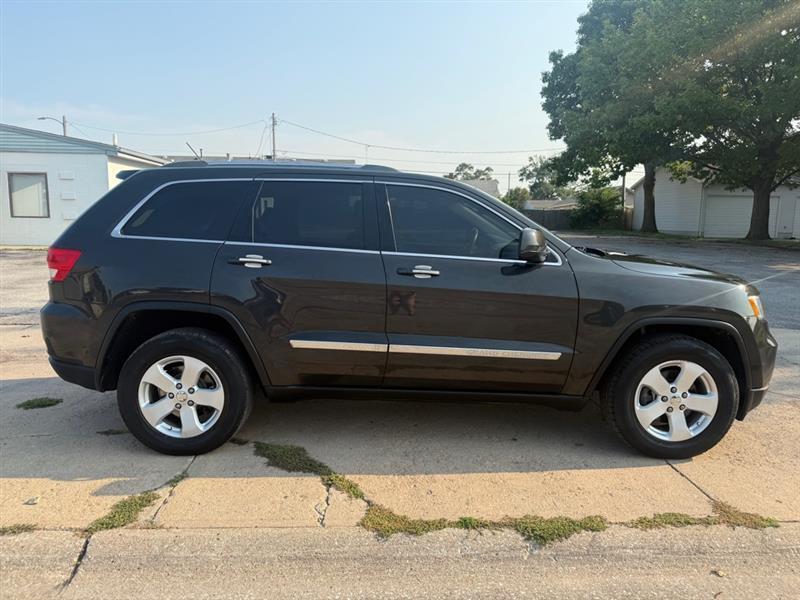Jeep Grand Cherokee Laredo 4WD 2011