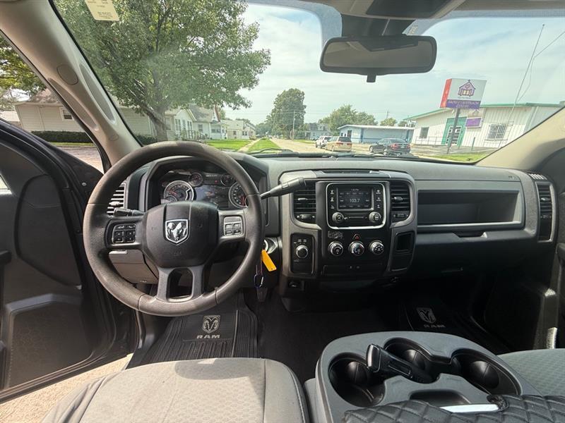RAM 1500 Tradesman Quad Cab 4WD 2013