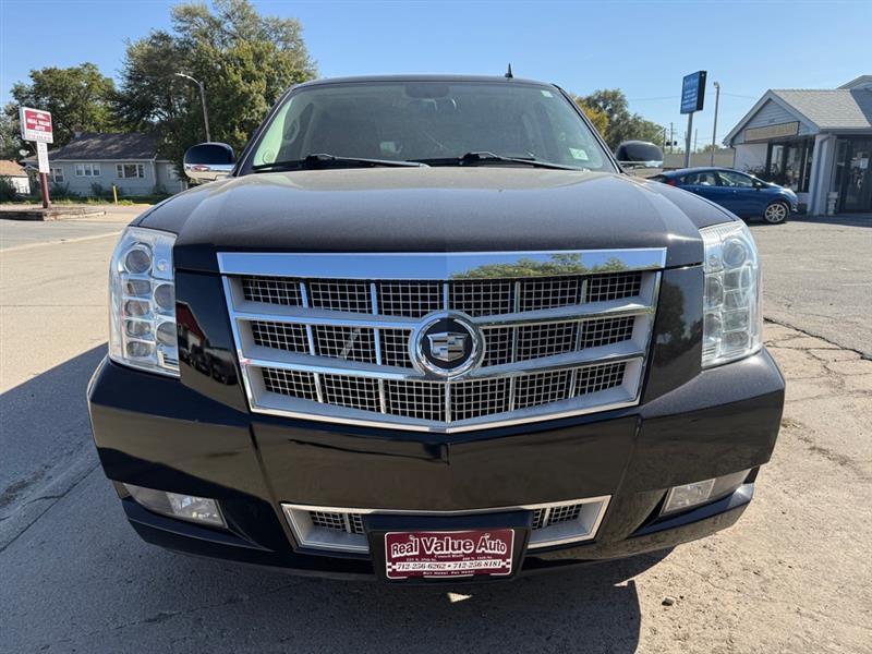 Cadillac Escalade ESV AWD Platinum 2011