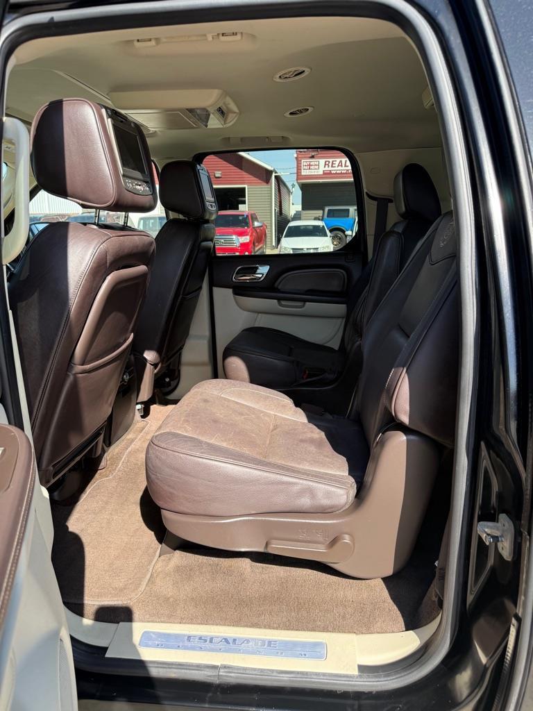 Cadillac Escalade ESV AWD Platinum 2011