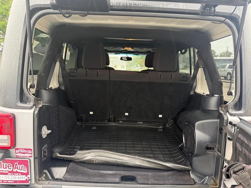Jeep Wrangler Unlimited Sahara 4WD 2014