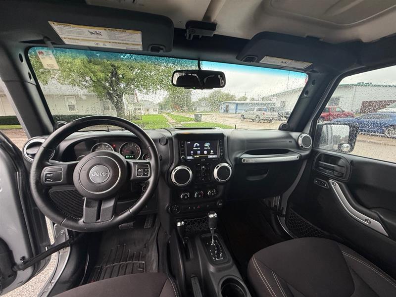 Jeep Wrangler Unlimited Sahara 4WD 2014