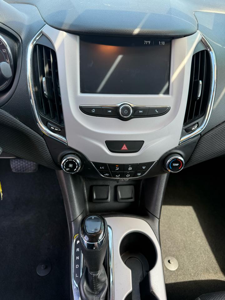 Chevrolet Cruze LS Auto 2017