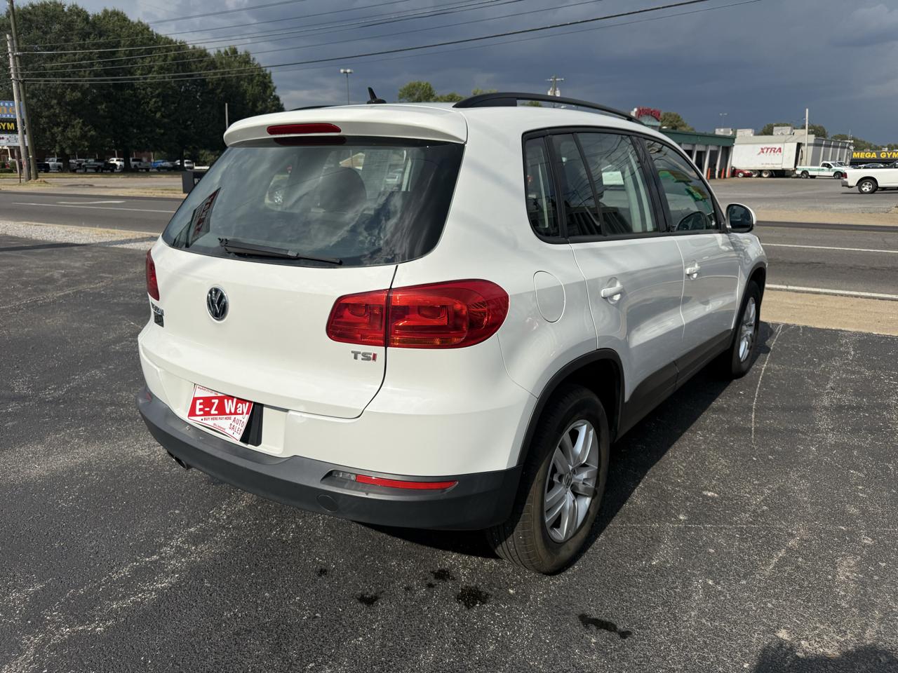 Volkswagen Tiguan SE 2016