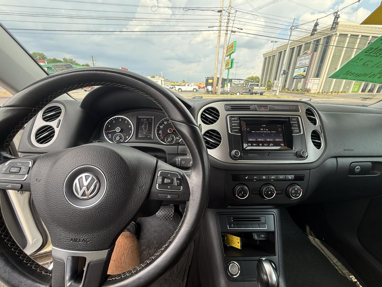 Volkswagen Tiguan SE 2016