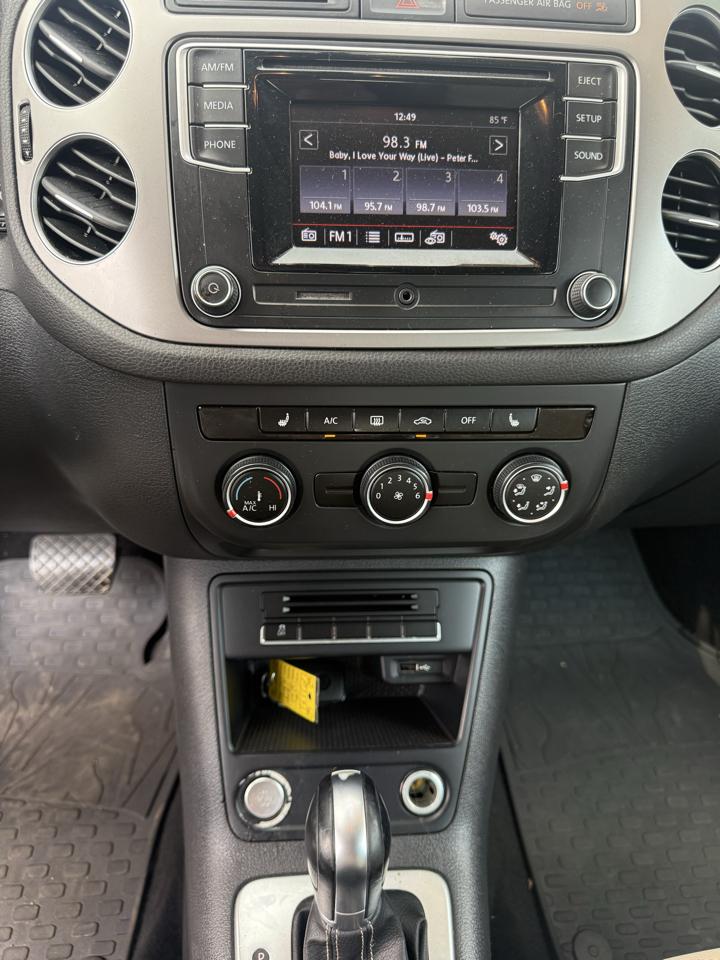 Volkswagen Tiguan SE 2016