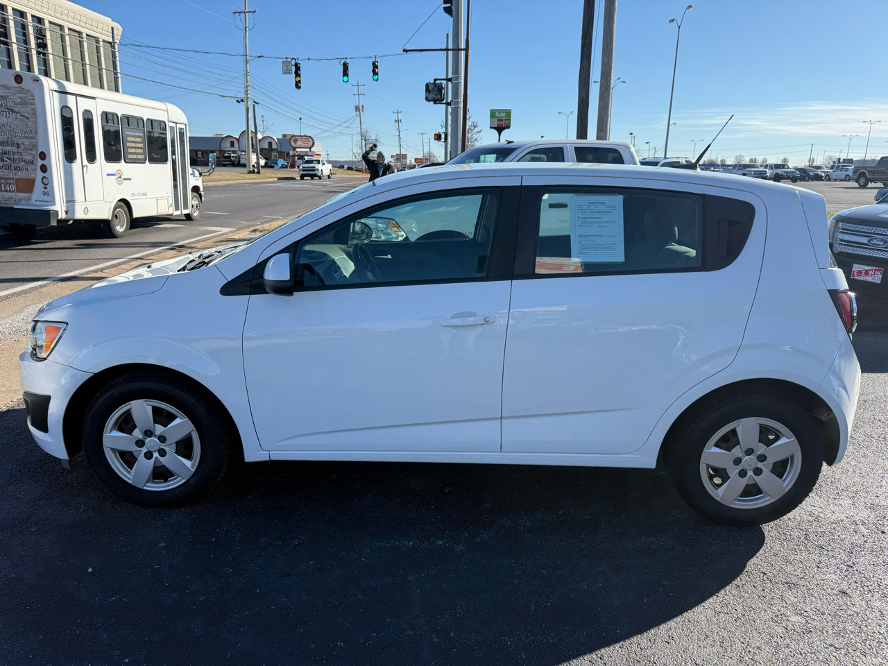 Chevrolet Sonic LS Auto 5-Door 2013