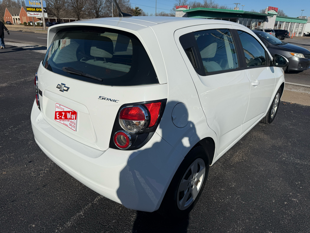 Chevrolet Sonic LS Auto 5-Door 2013