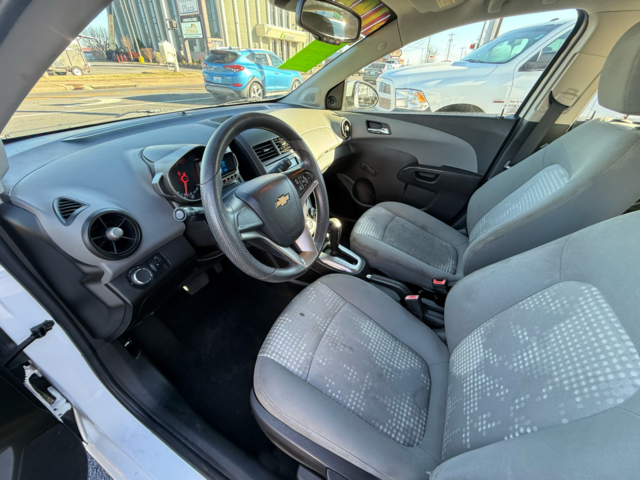 Chevrolet Sonic LS Auto 5-Door 2013