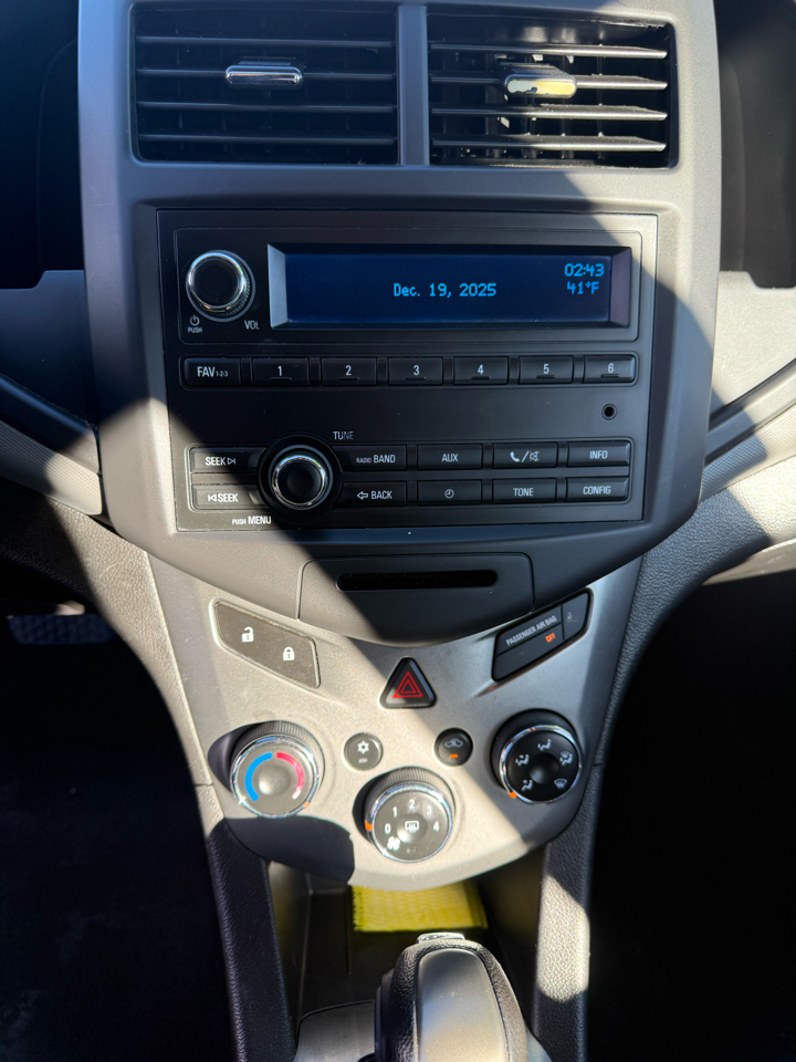 Chevrolet Sonic LS Auto 5-Door 2013