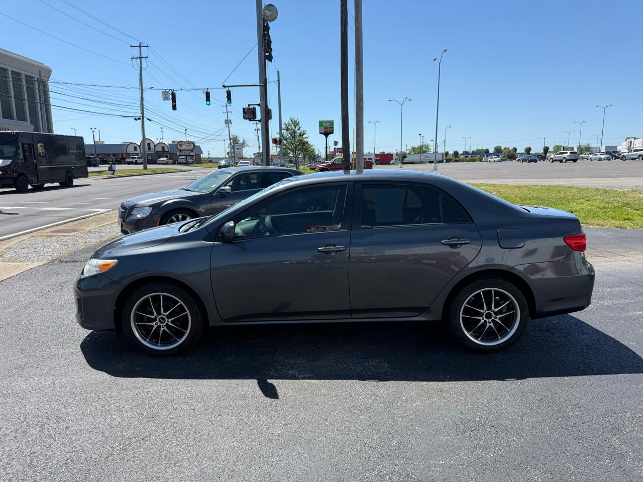 Toyota Corolla 4dr Sedan LE Auto 2012