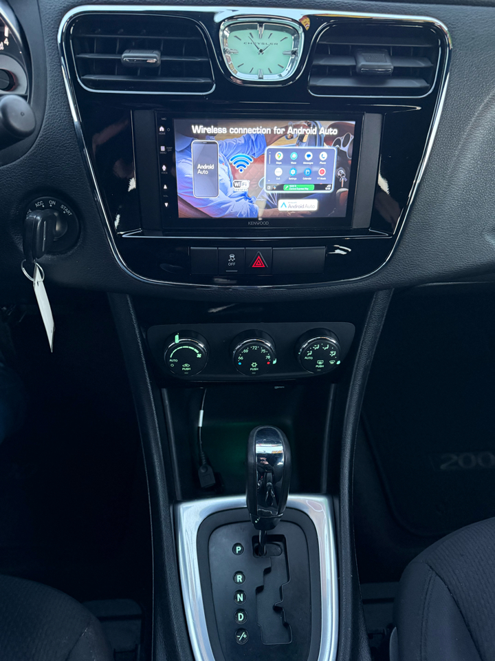 Chrysler 200 Touring 2013