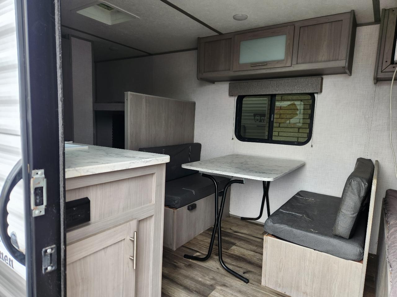 Coleman 17 B  2022