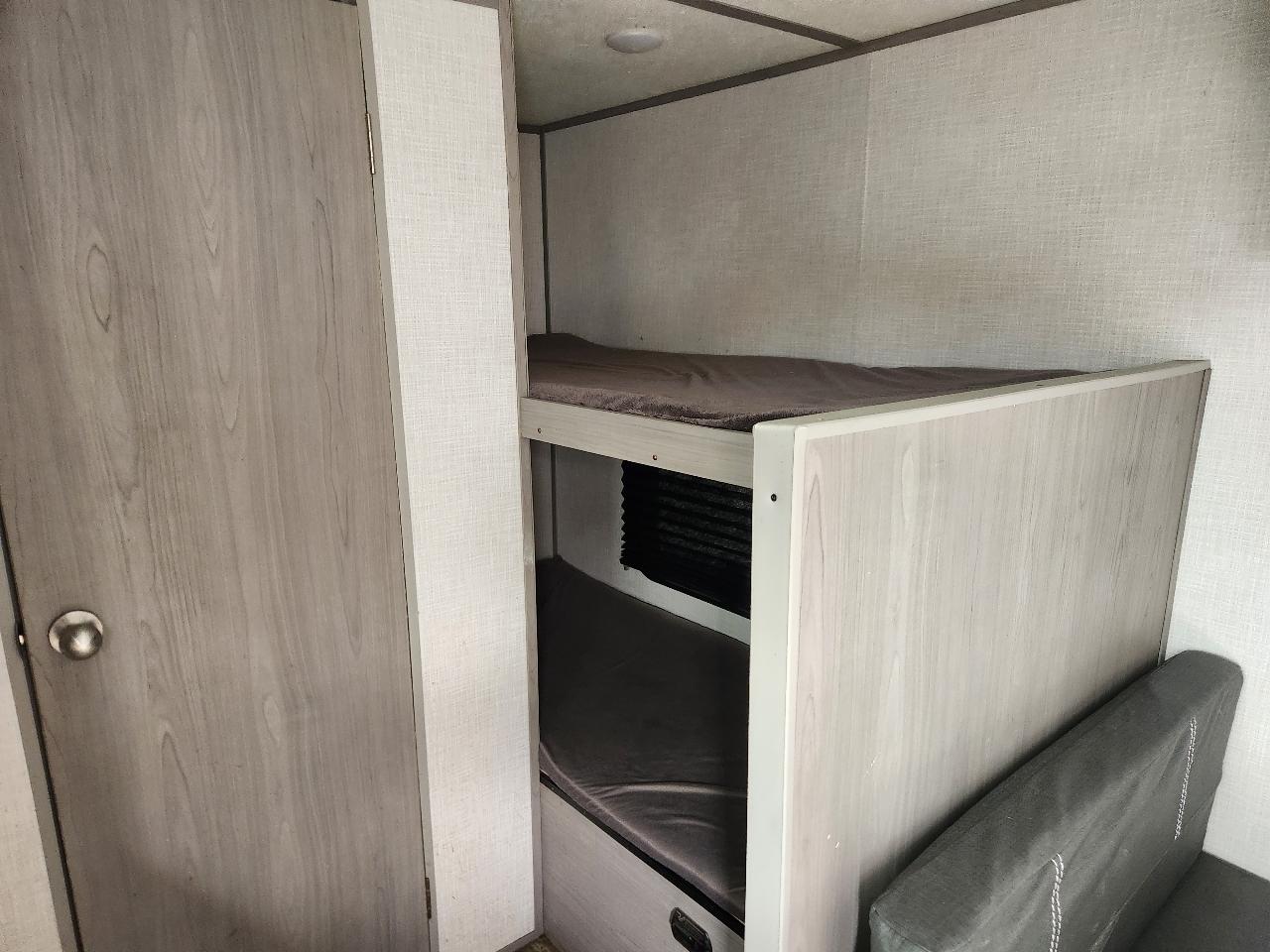 Coleman 17 B  2022