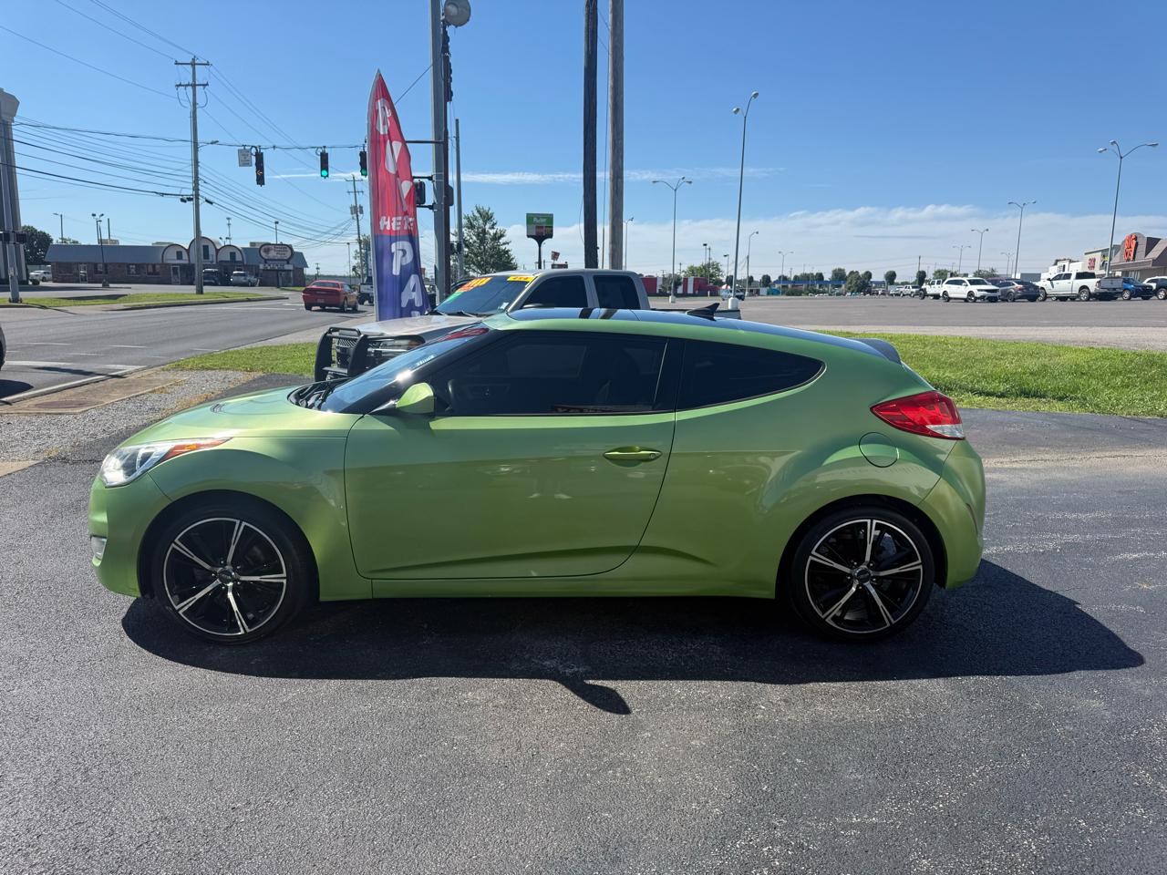 Hyundai Veloster Base 2012