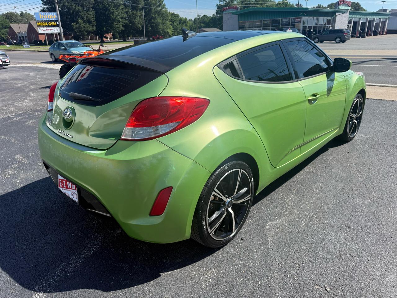 Hyundai Veloster Base 2012