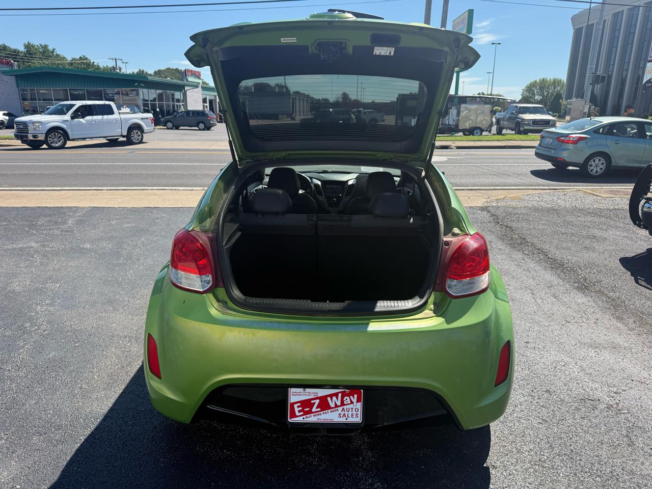 Hyundai Veloster Base 2012