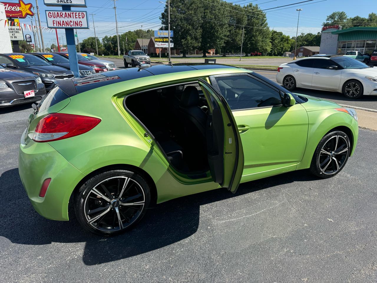 Hyundai Veloster Base 2012