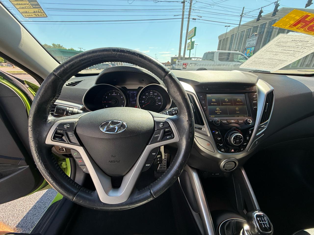 Hyundai Veloster Base 2012