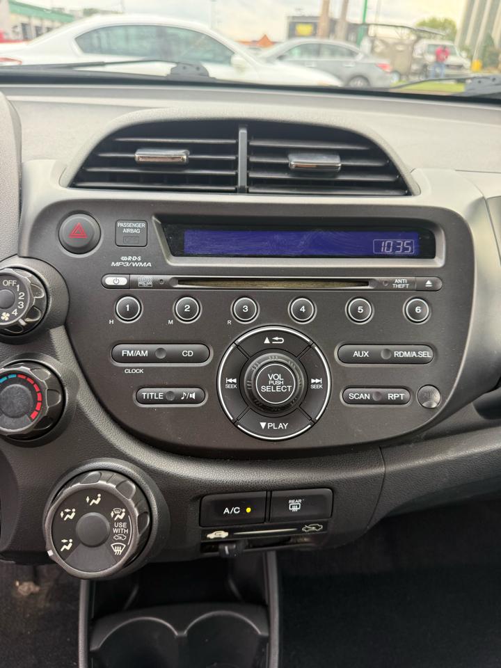 Honda Fit Sport 5-Speed MT 2012