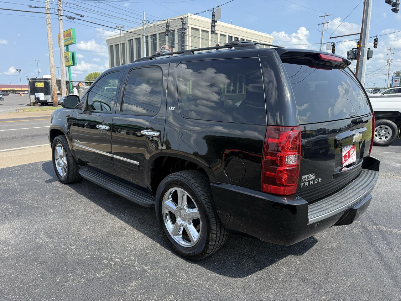 Chevrolet Tahoe LTZ 2WD 2011