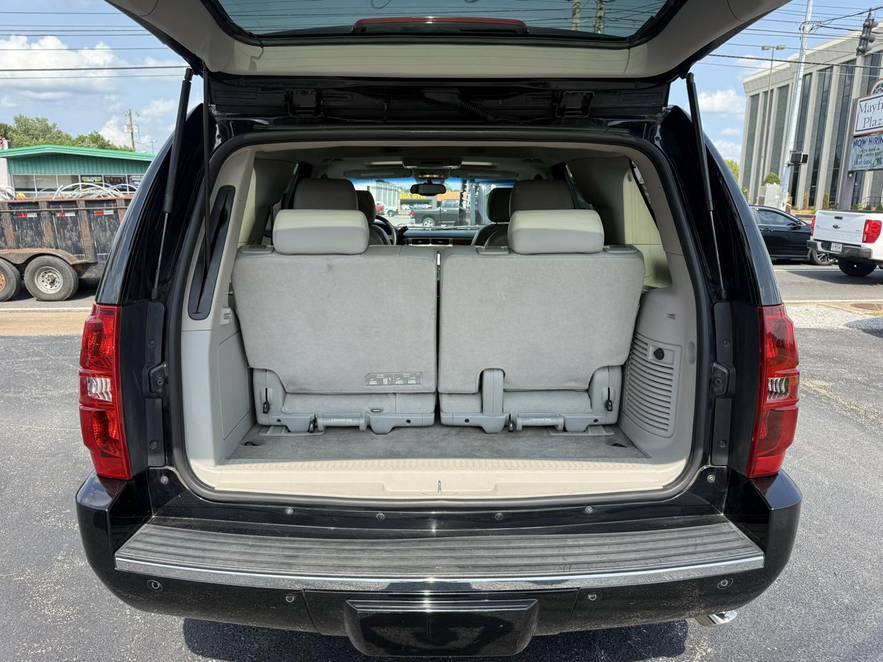 Chevrolet Tahoe LTZ 2WD 2011