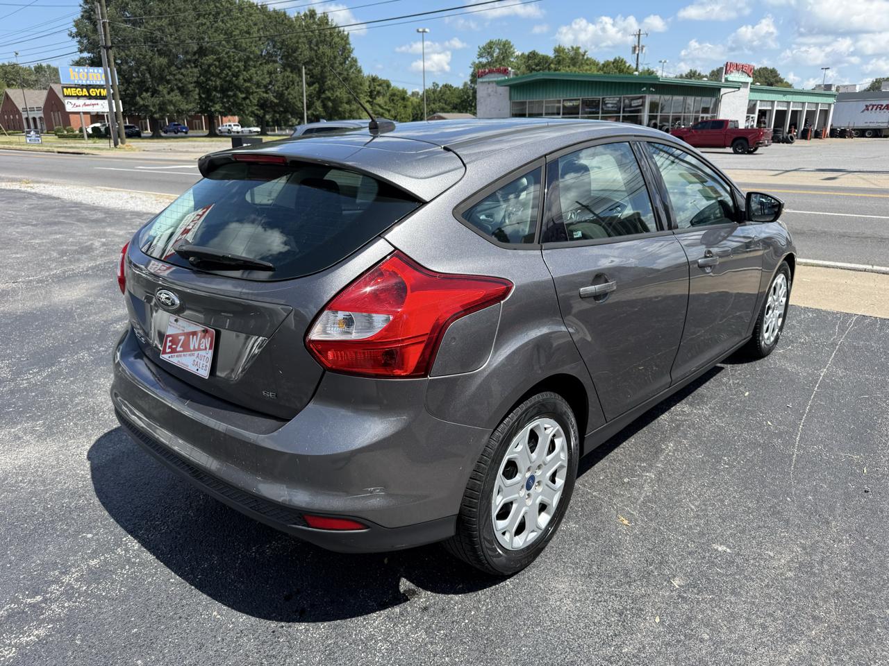 Ford Focus SE 2012
