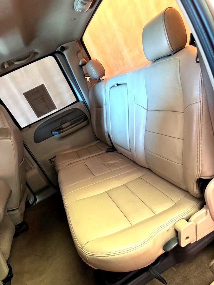 Ford Super Duty F-350 DRW Crew Cab 172" Lariat 4WD 2003