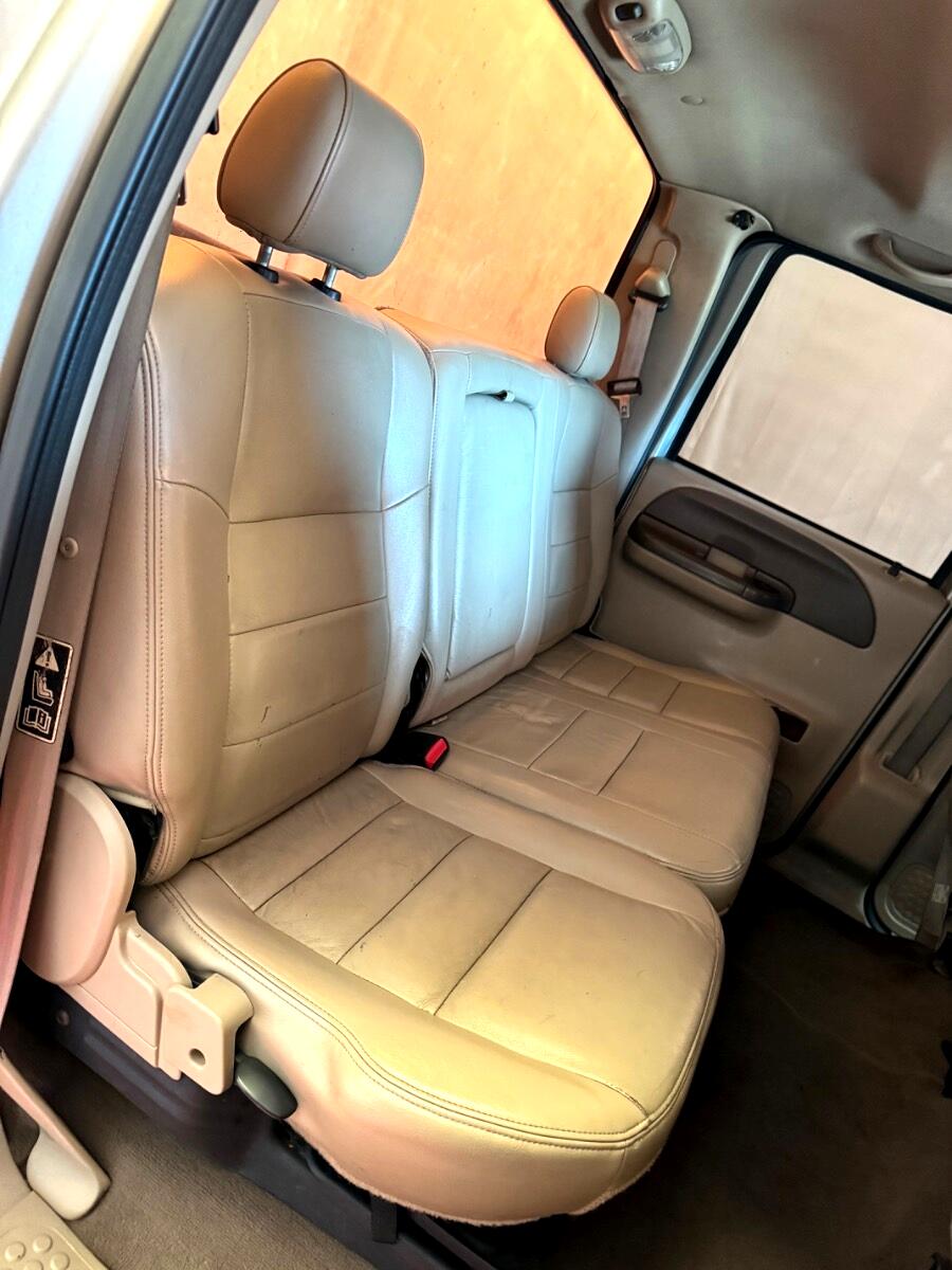 Ford Super Duty F-350 DRW Crew Cab 172" Lariat 4WD 2003