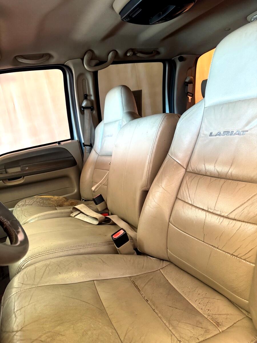 Ford Super Duty F-350 DRW Crew Cab 172" Lariat 4WD 2003