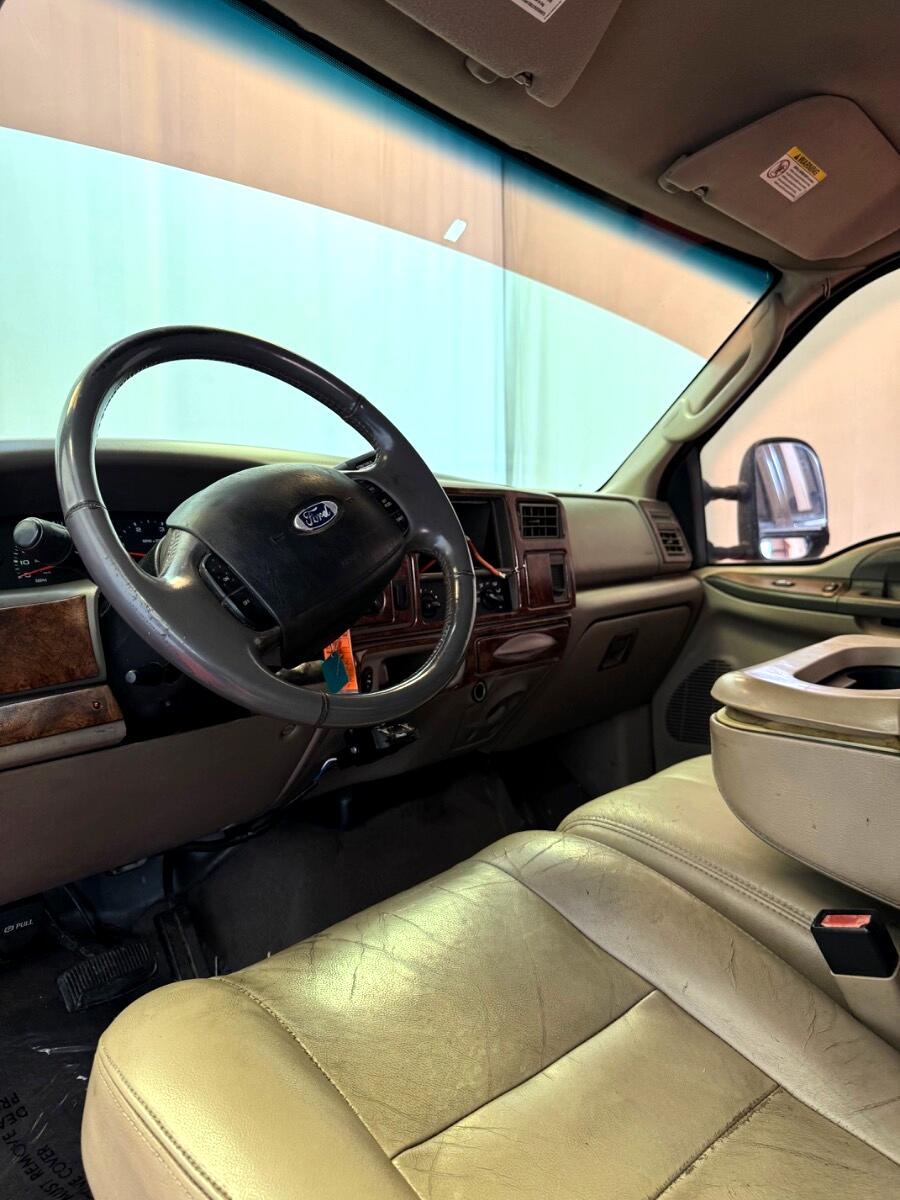 Ford Super Duty F-350 DRW Crew Cab 172" Lariat 4WD 2003