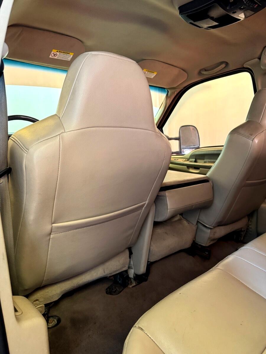 Ford Super Duty F-350 DRW Crew Cab 172" Lariat 4WD 2003