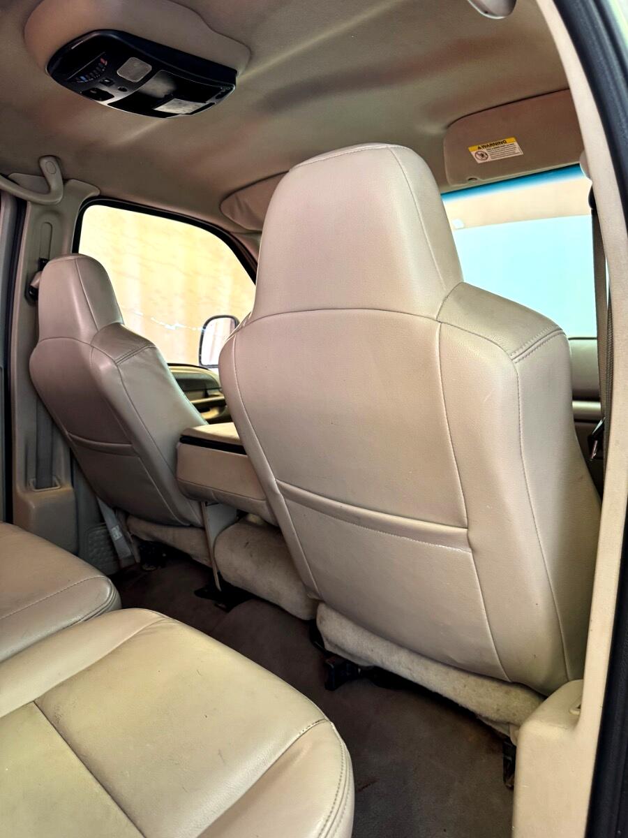 Ford Super Duty F-350 DRW Crew Cab 172" Lariat 4WD 2003