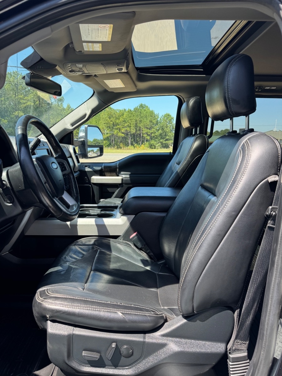 Ford Super Duty F-350 SRW Lariat 4WD Crew Cab 6.75' Box 2020 Ford Super Duty F-350 SRW Lariat 4WD Crew Cab 6.75' Box 2020